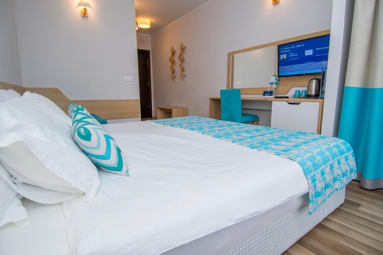 Nevis Resort & Aqua Park Sunny Beach Exterior photo