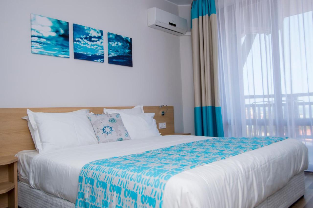 Nevis Resort & Aqua Park Sunny Beach Exterior photo