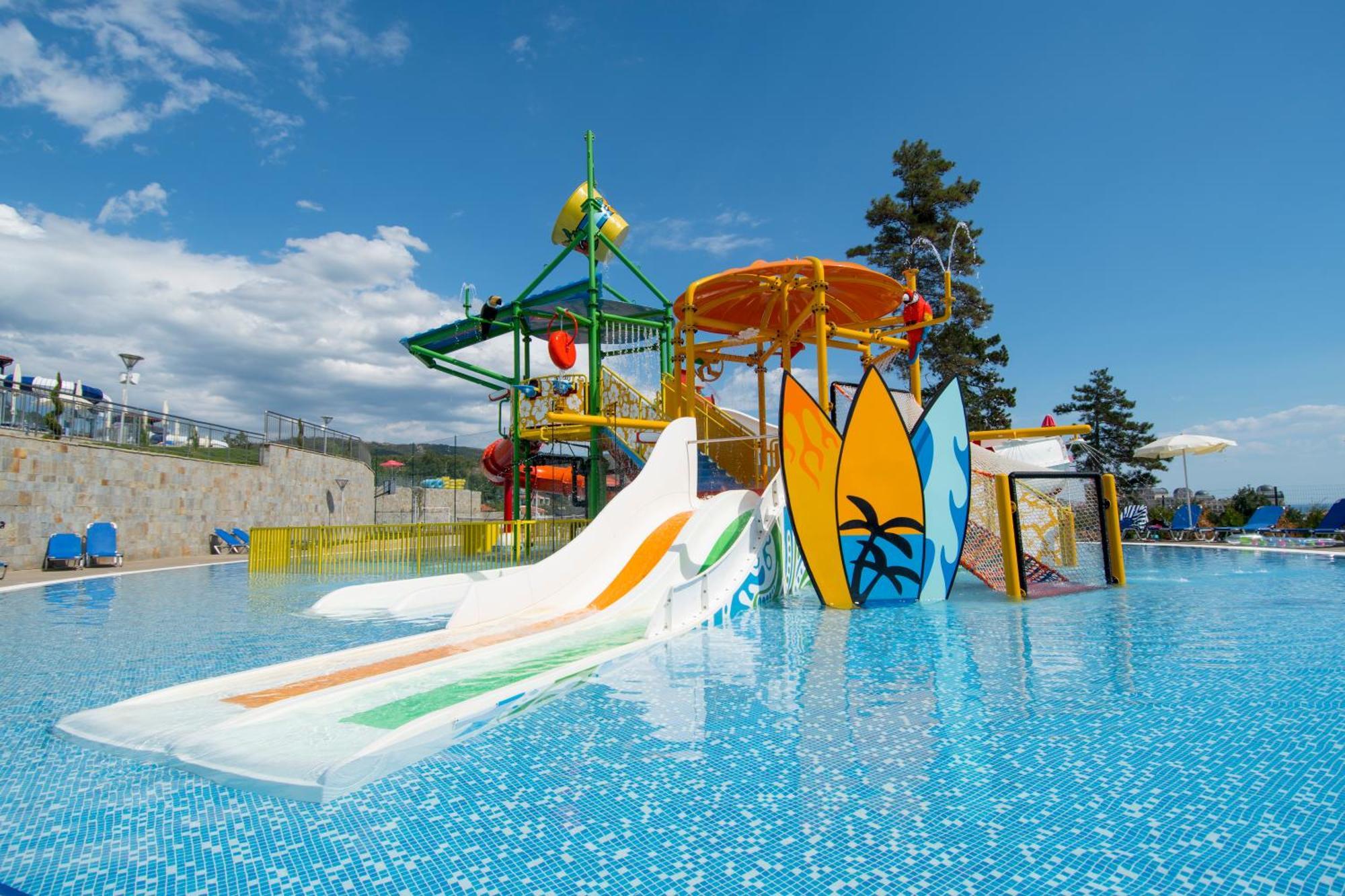 Nevis Resort & Aqua Park Sunny Beach Exterior photo